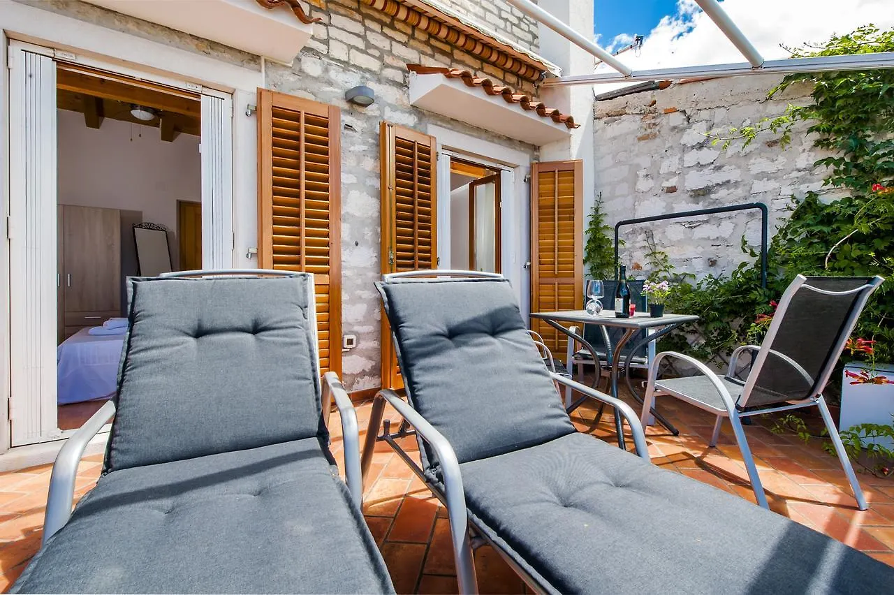 Monte Holiday Home With Jacuzzi Rovinj