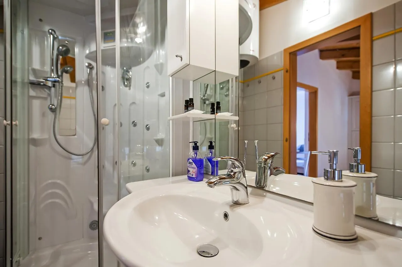 Monte Holiday Home With Jacuzzi Rovinj