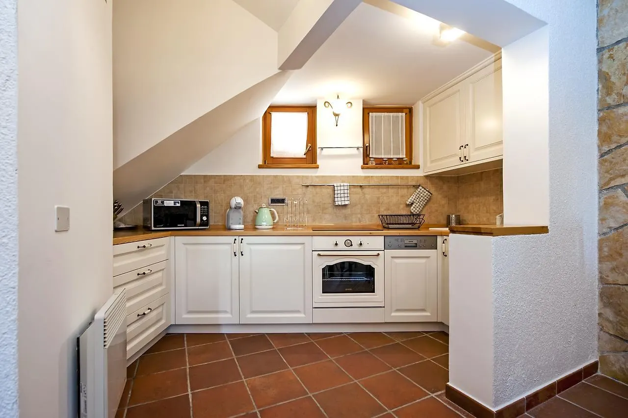 Monte Holiday Home With Jacuzzi Rovinj