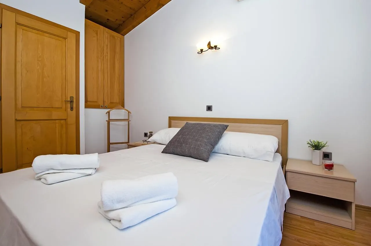 Monte Holiday Home With Jacuzzi Rovinj
