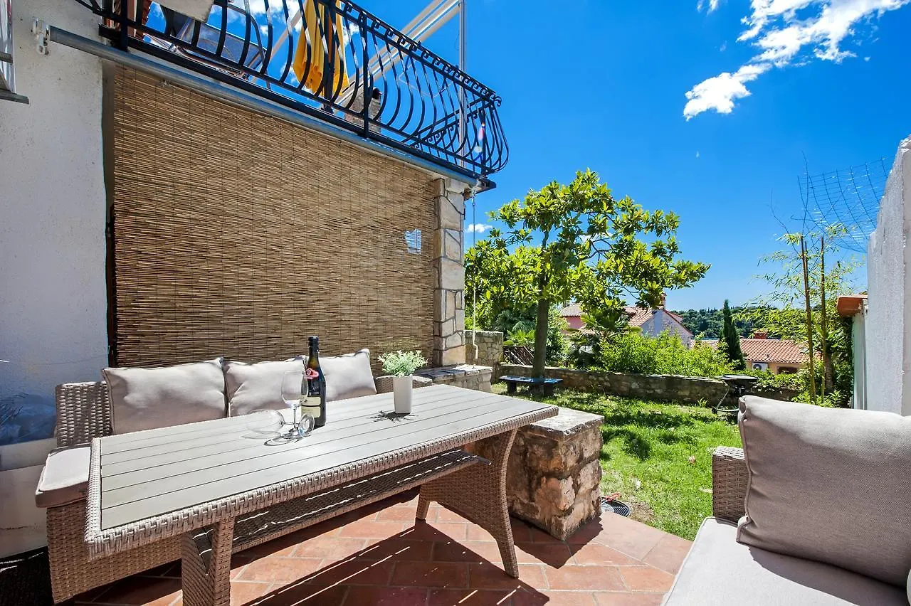 Monte Holiday Home With Jacuzzi Rovinj
