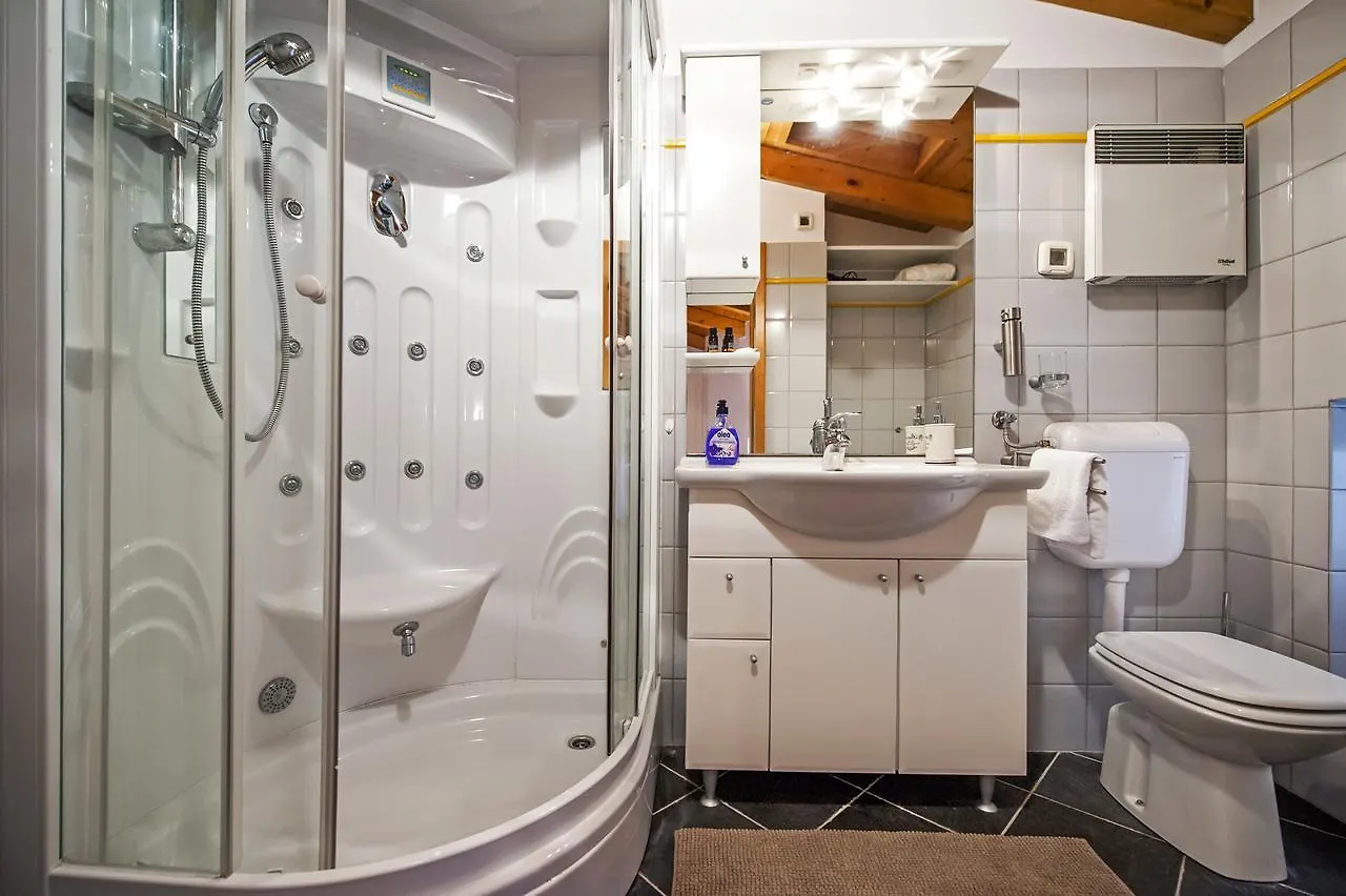 Monte Holiday Home With Jacuzzi Rovinj Croatia