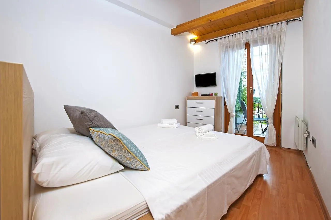 Monte Holiday Home With Jacuzzi Rovinj 0*,